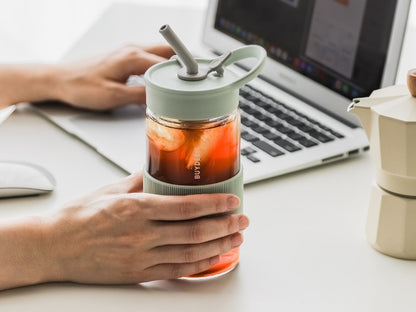 Butelka szklana ze słomką Buydeem CD1017 500 ml pastelowa zielona