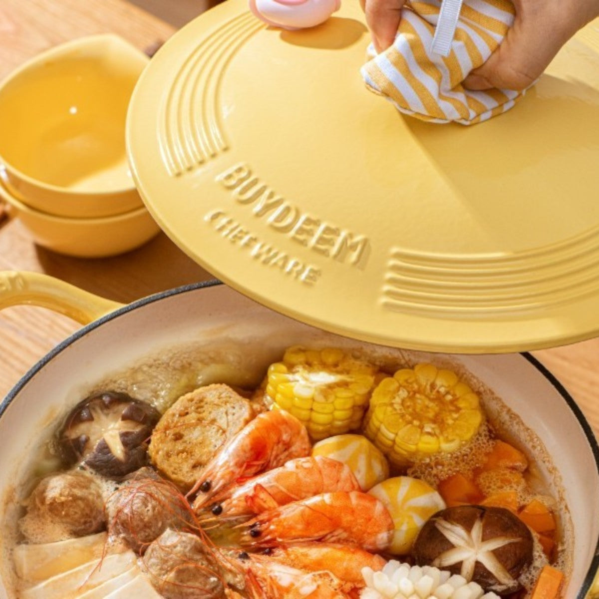 Naczynie żeliwne emaliowane Buydeem CP551 3,9l pastelowe żółte