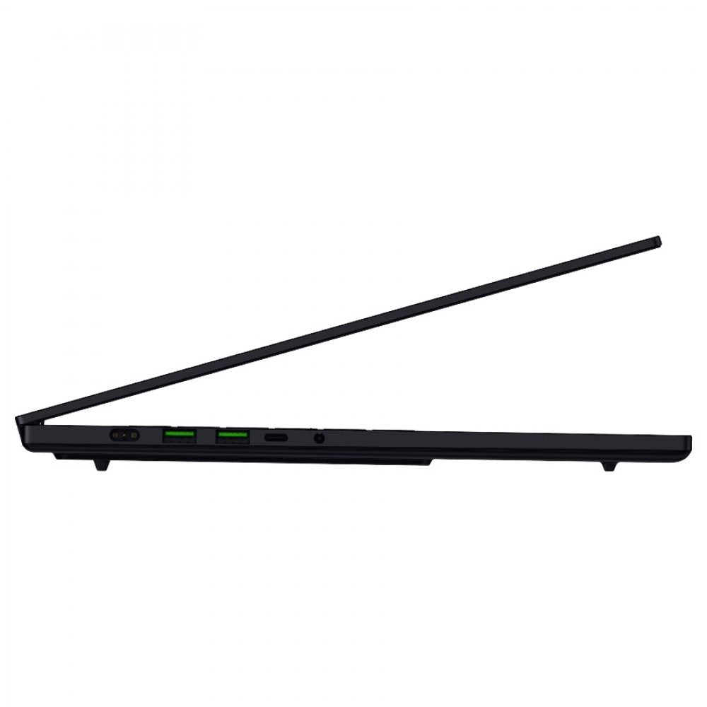 RAZER Blade 16 QHD+ 240Hz OLED Ryzen 9 365 32GB RTX 5070 1TB