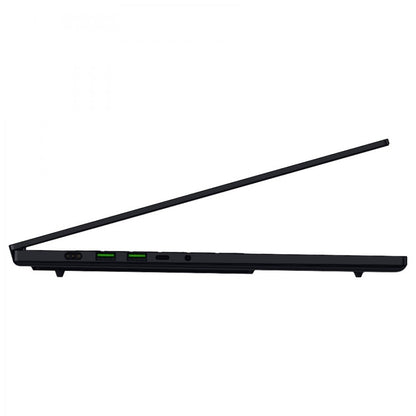 RAZER Blade 16 QHD+ 240Hz OLED Ryzen 9 365 32GB RTX 5070 1TB