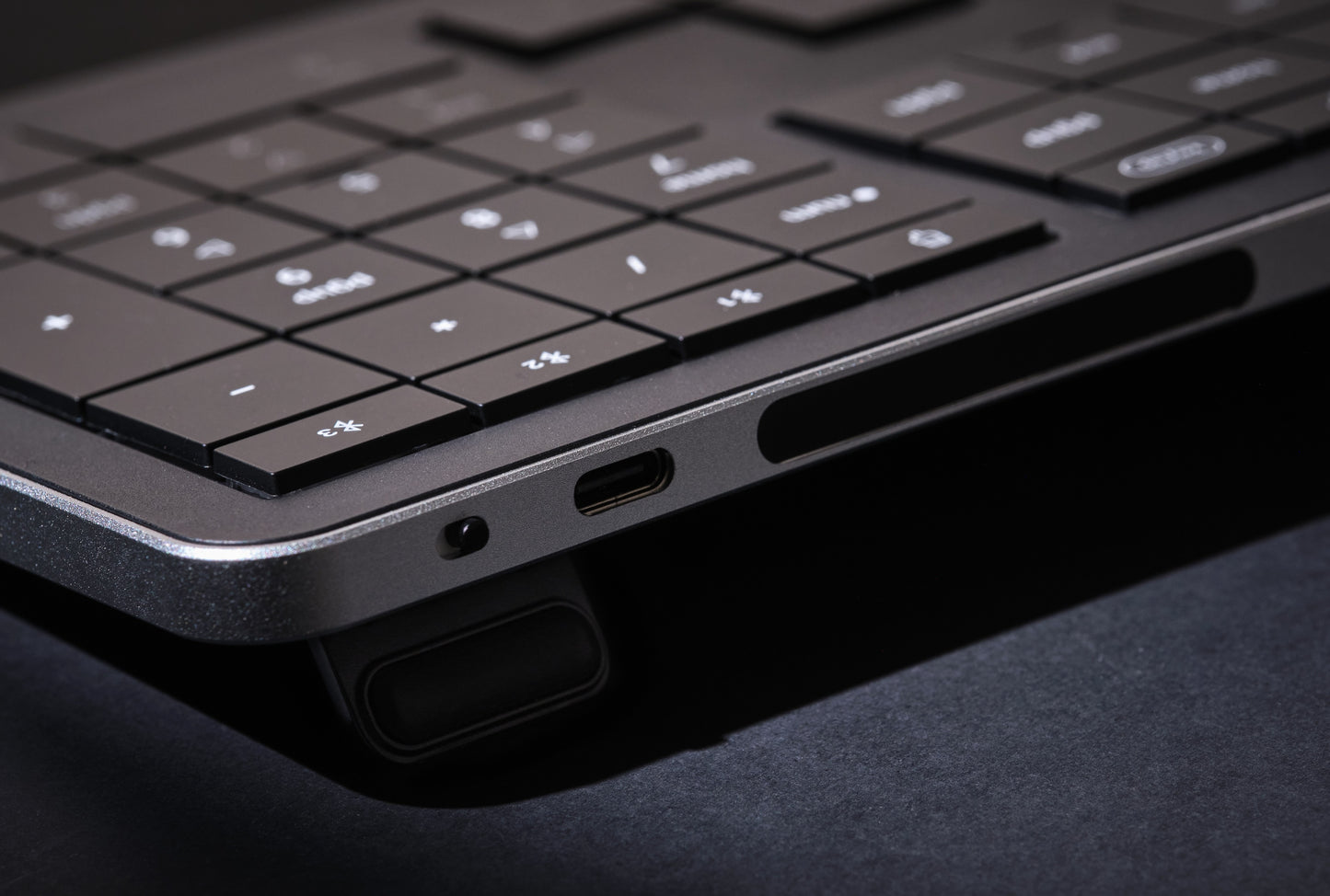 Klawiatura dotykowa CLEVETURA CLVX 1 RGB Windows/MacBook iMac Czarna
