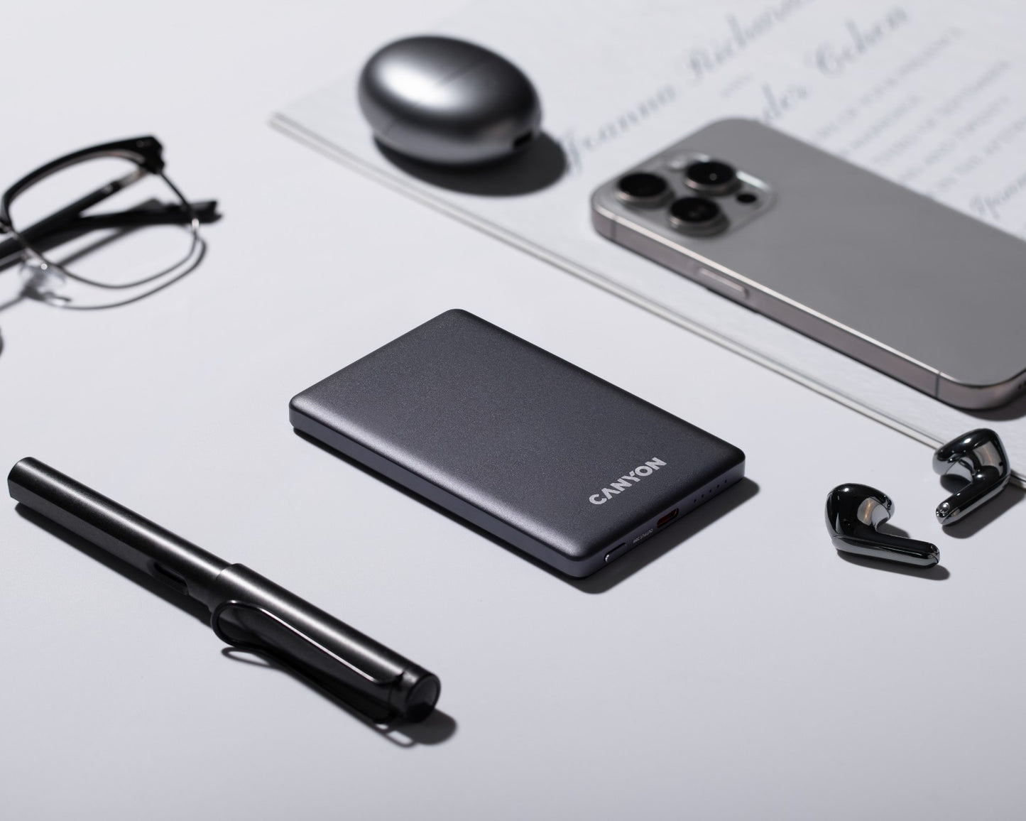 Powerbank Magsafe 5000 mAh PD 20W slim Canyon OnPower 505 Graphit