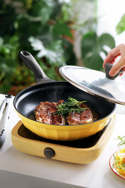 Patelnia aluminiowa Buydeem CP102 30 cm z nieprzywierająca z pokrywką Żółta