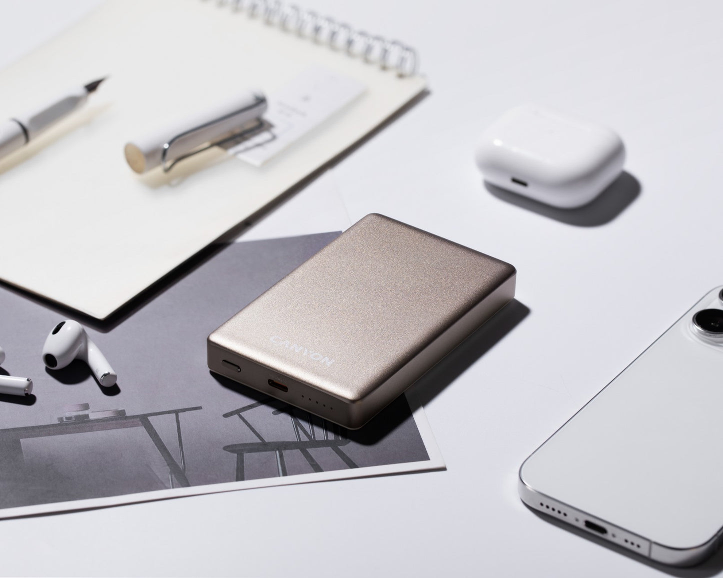Powerbank 10000 mAh PD20W slim Magsafe Canyon OnPower 510 szary