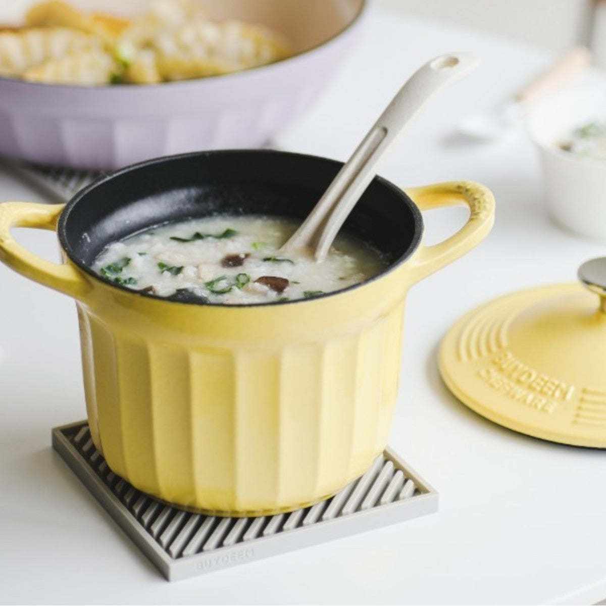 Naczynie żeliwne Buydeem CP541 emaliowane 1,8l pastelowe żółte