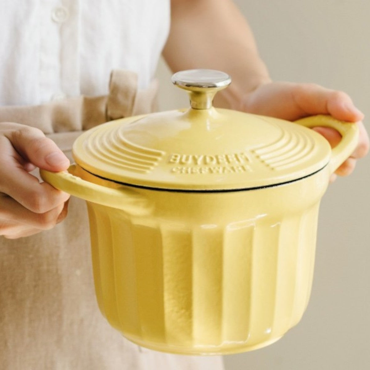 Naczynie żeliwne Buydeem CP541 emaliowane 1,8l pastelowe żółte