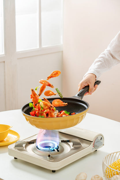 Patelnia aluminiowa Buydeem CP102 30 cm z nieprzywierająca z pokrywką Żółta