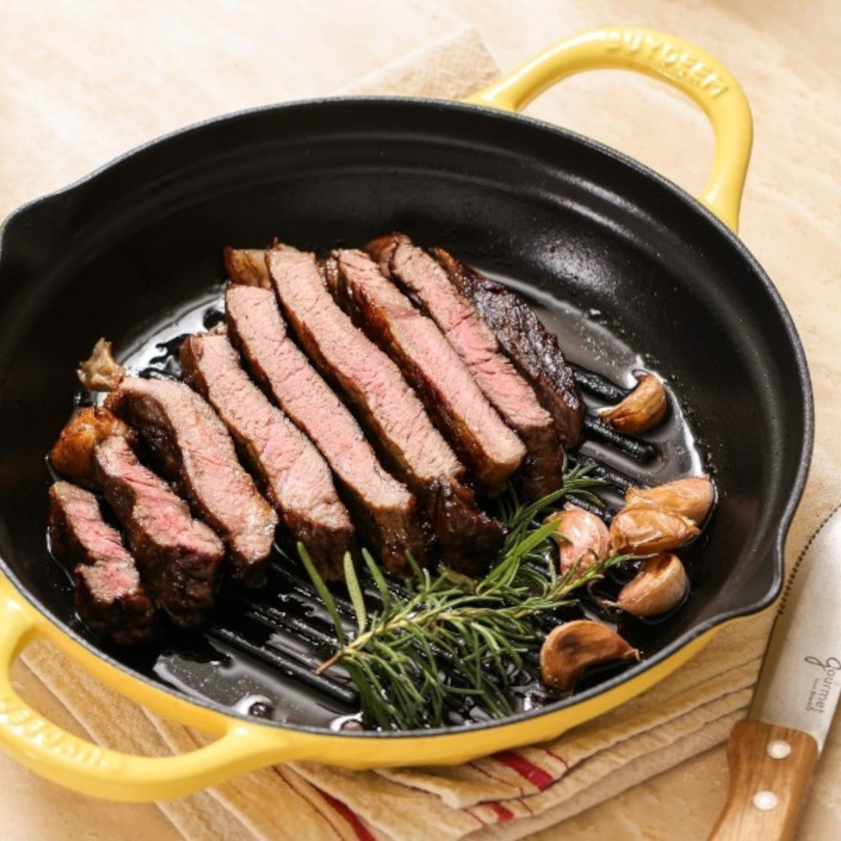 Patelnia grillowa Buydeem CP553 emaliowana żeliwna 26 cm Pastelowa Żółta