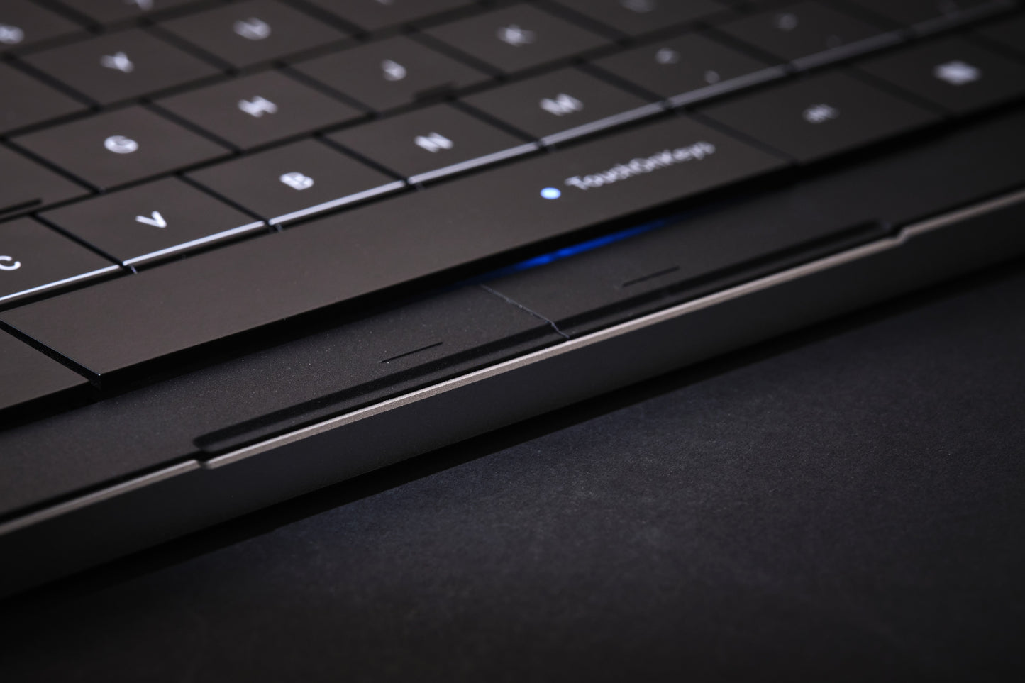 Klawiatura dotykowa CLEVETURA CLVX 1 RGB Windows/MacBook iMac Czarna
