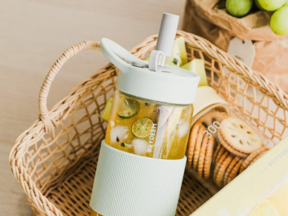 Butelka szklana ze słomką Buydeem CD1017 500 ml pastelowa zielona